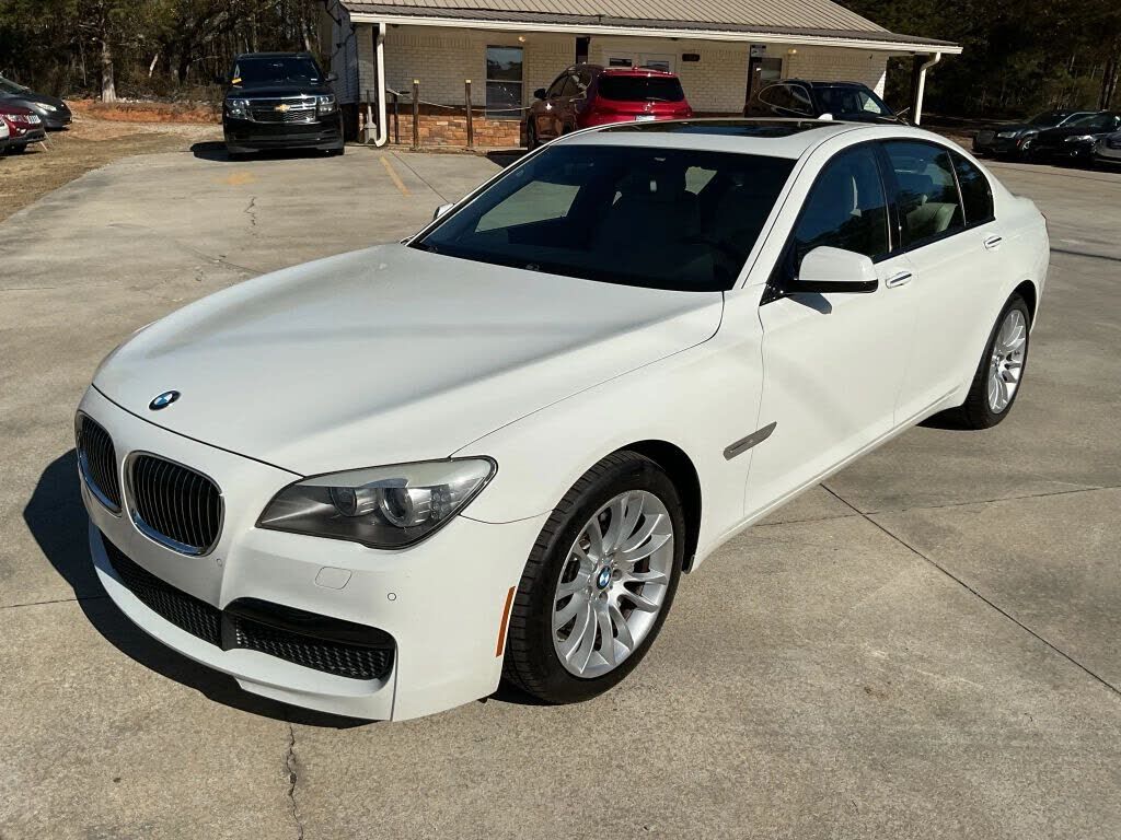 BMW 740i