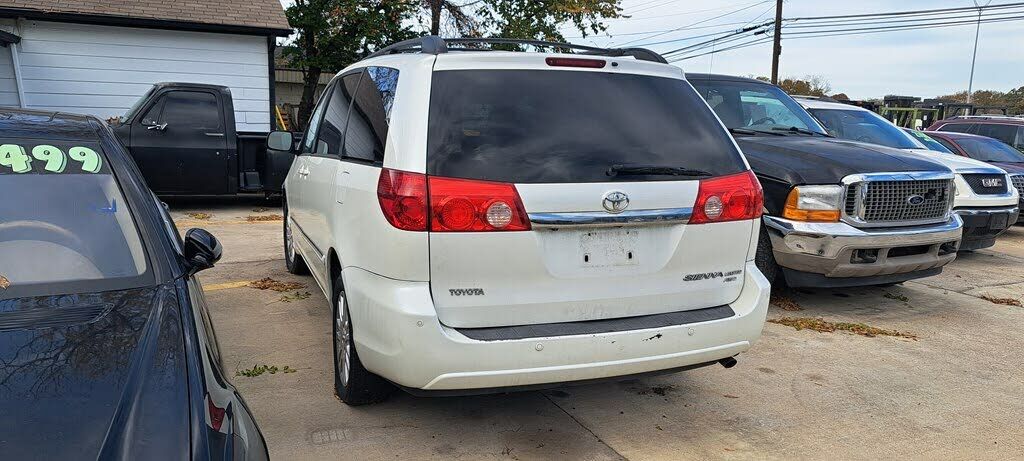 2009 TOYOTA Sienna