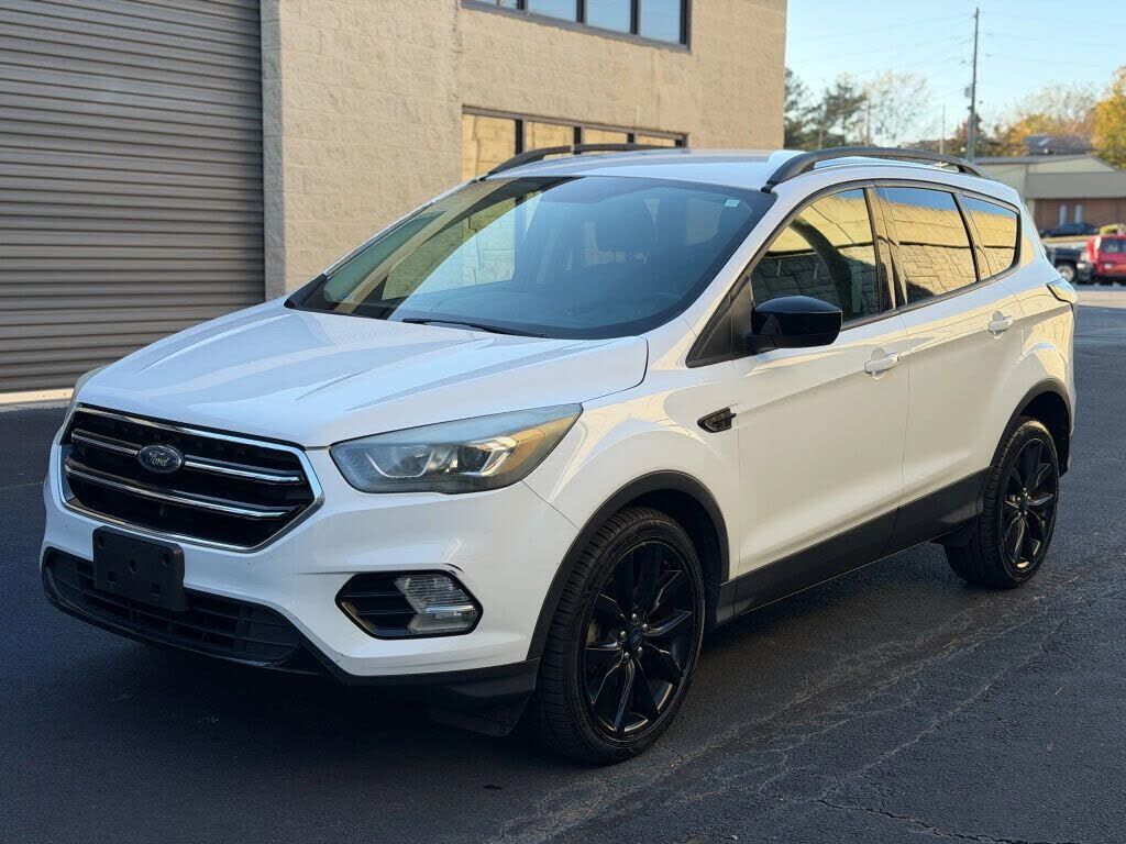 2017 FORD Escape