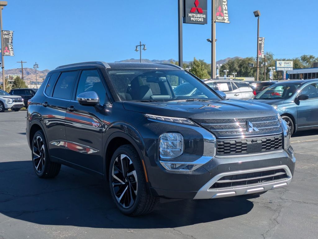 2025 MITSUBISHI Outlander