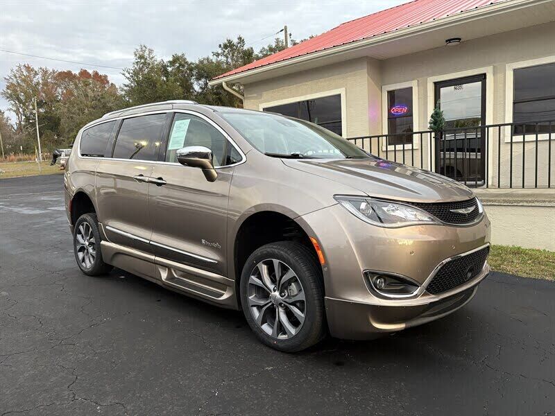 2017 CHRYSLER Pacifica