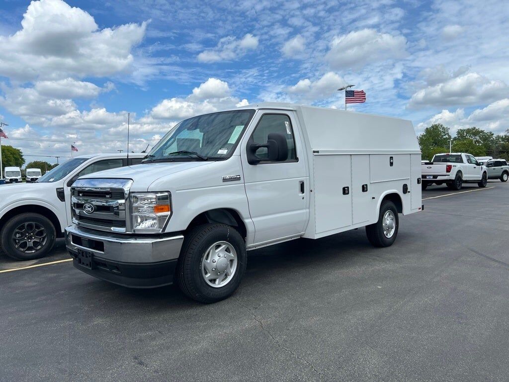 2026 FORD E-350