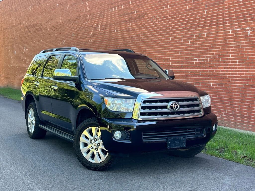 2013 TOYOTA Sequoia