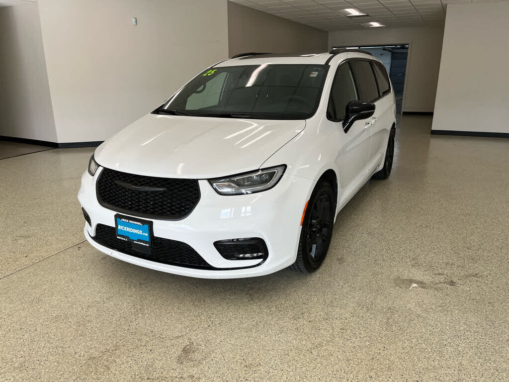 2025 CHRYSLER Pacifica