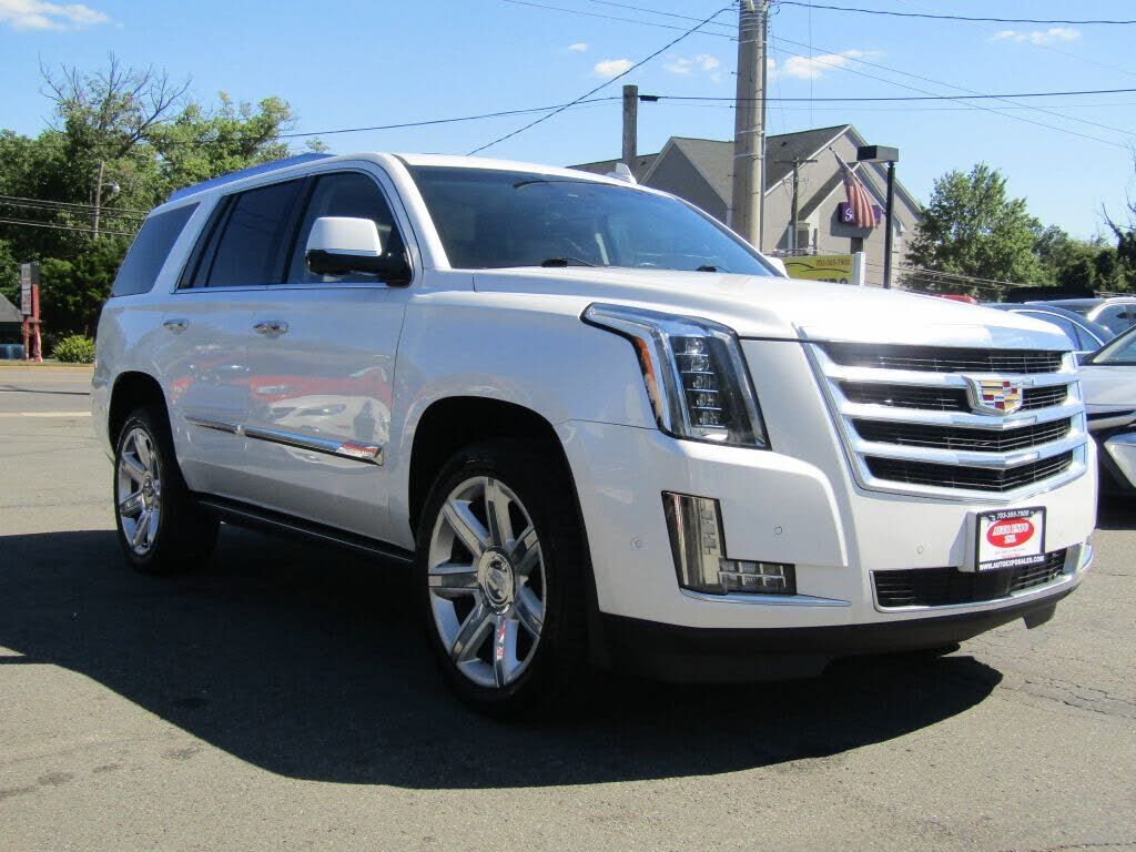 2017 CADILLAC Escalade
