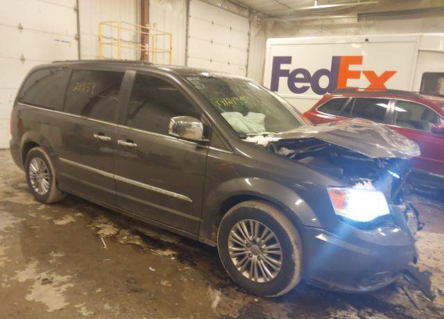 2016 CHRYSLER Town and Country