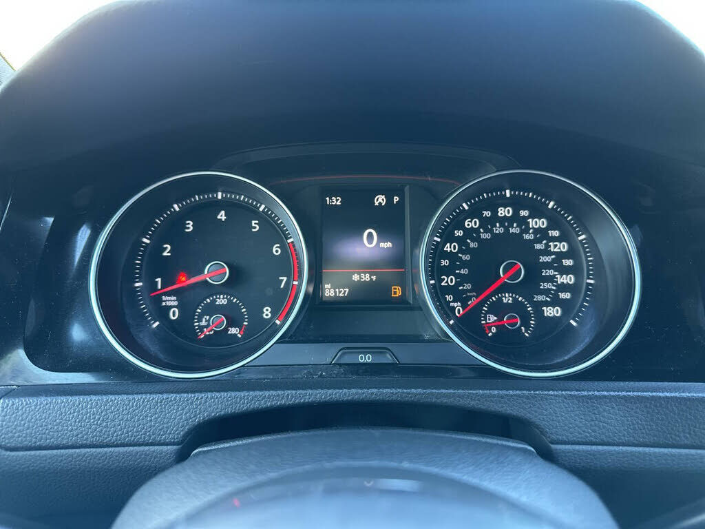 2018 VOLKSWAGEN Golf GTI