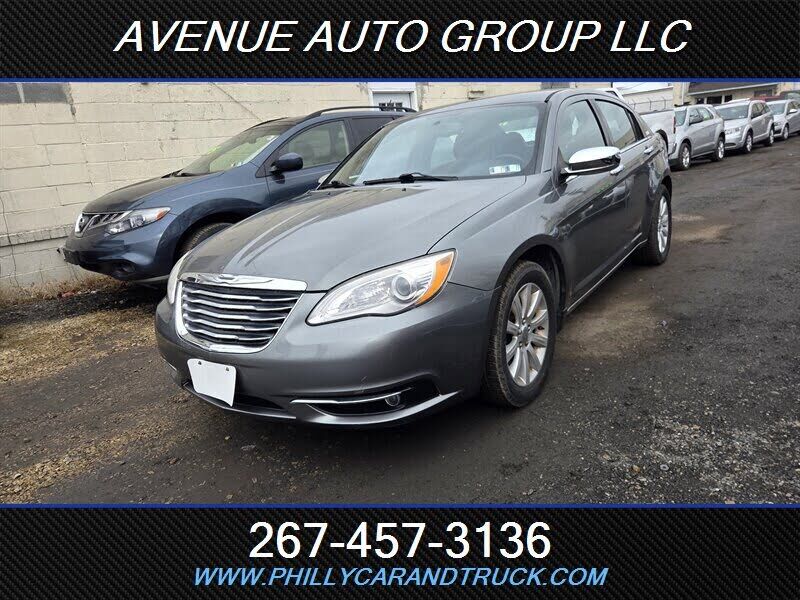 2013 CHRYSLER 200