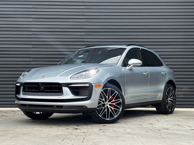 2026 PORSCHE Macan