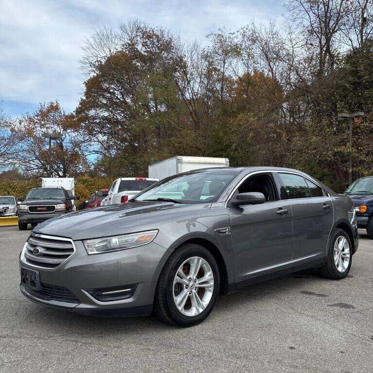 2013 FORD Taurus