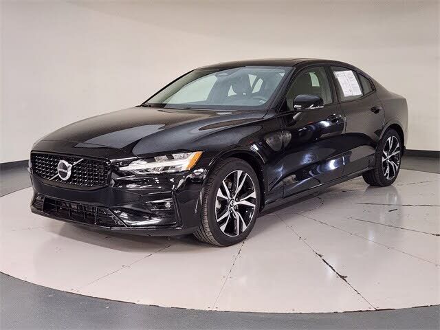 2024 VOLVO S60
