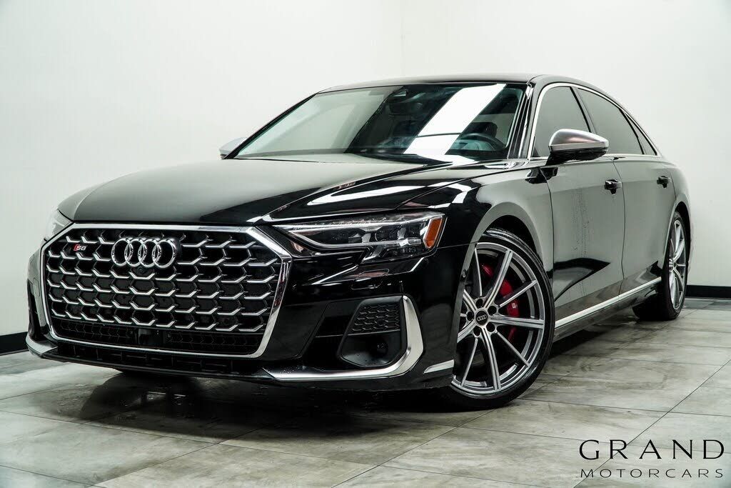 2022 AUDI S8