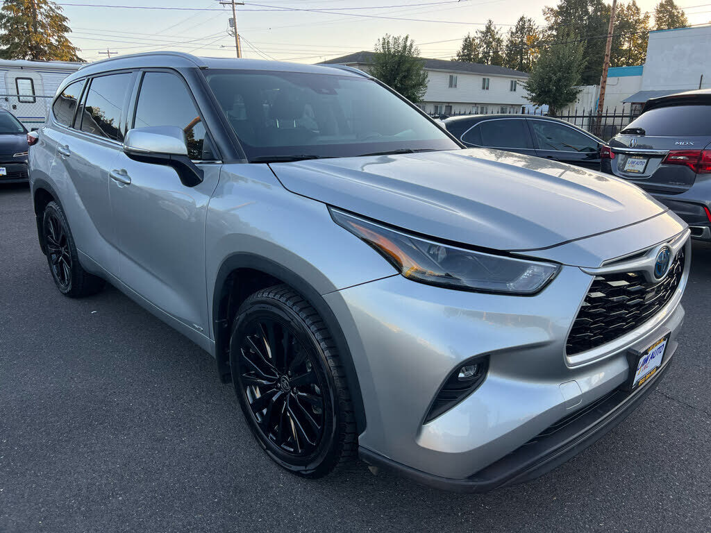 2022 TOYOTA Highlander