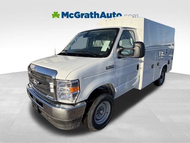 2026 FORD E-350