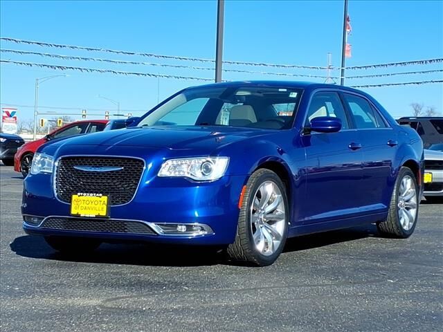 2019 CHRYSLER 300