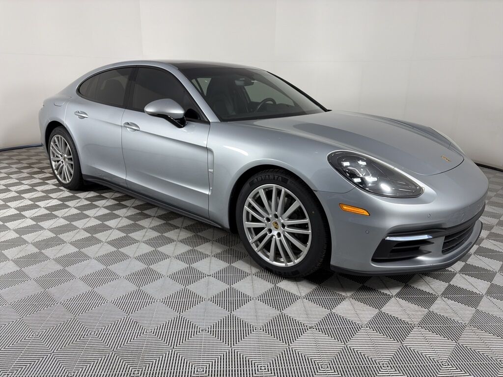 2019 PORSCHE Panamera