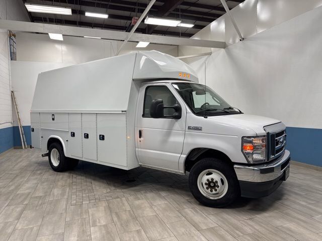 2021 FORD E-450