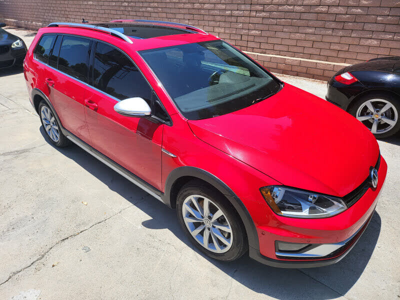 2017 VOLKSWAGEN Golf Alltrack