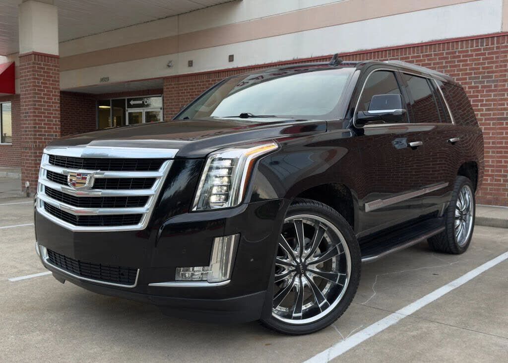 2017 CADILLAC Escalade