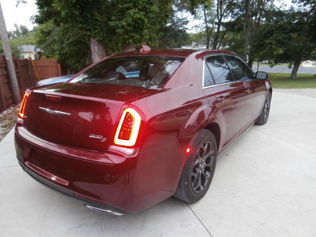 2019 CHRYSLER 300