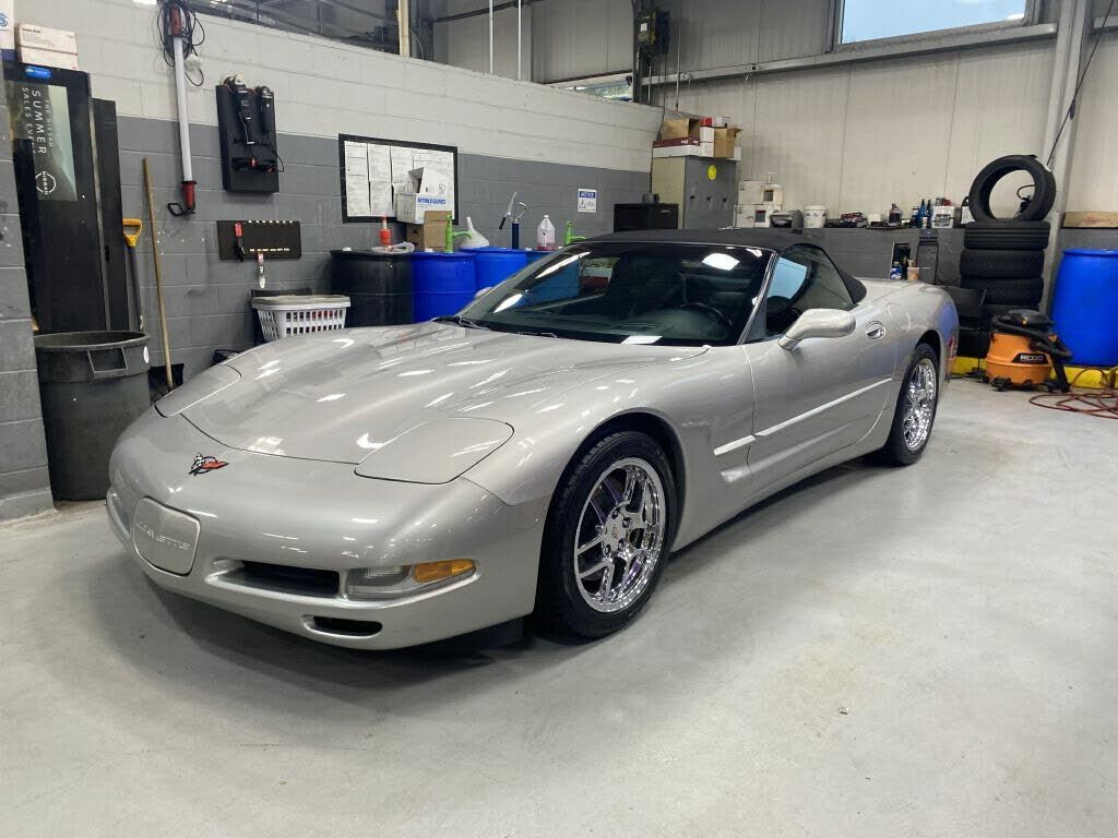 2004 CHEVROLET Corvette
