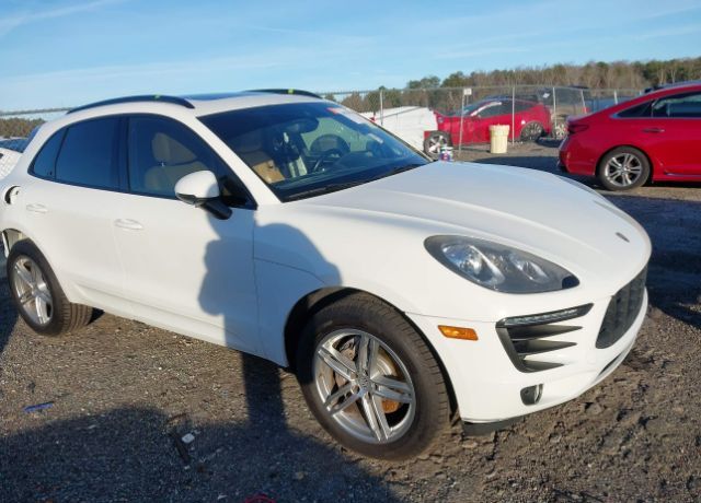 2017 PORSCHE Macan