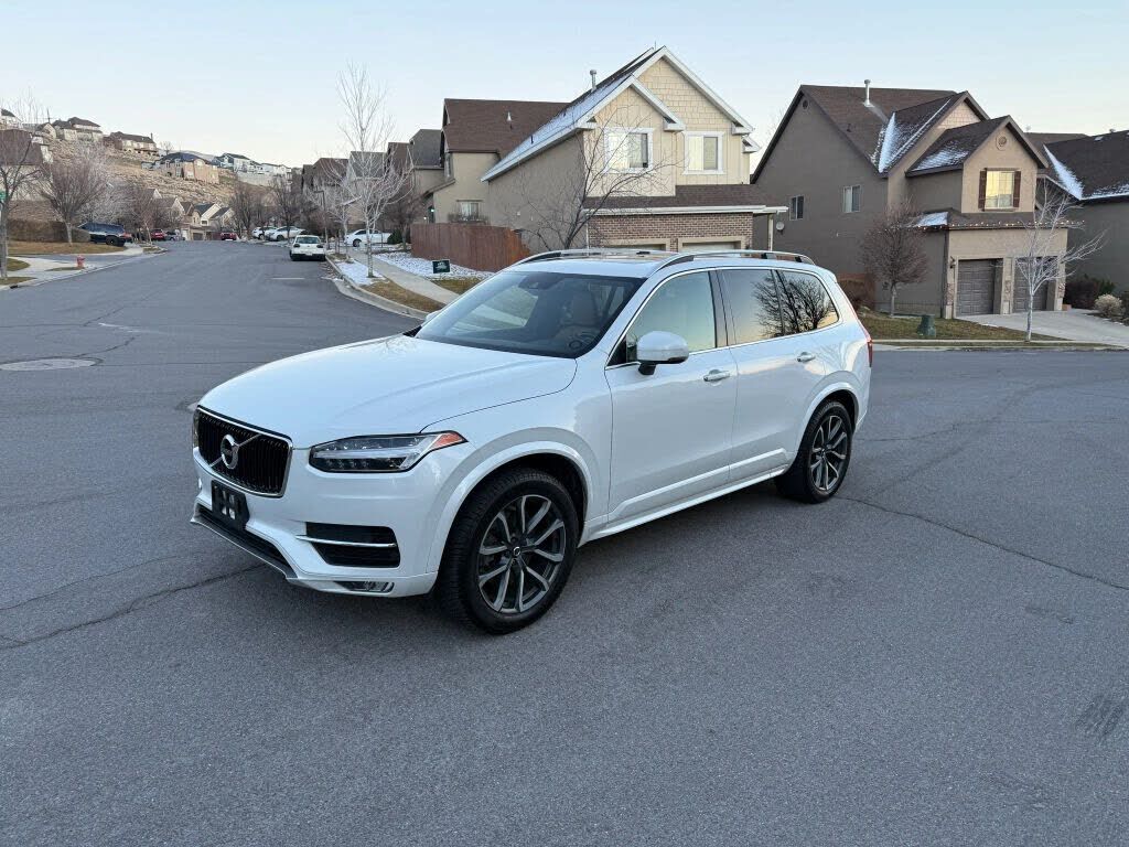 2019 VOLVO XC90