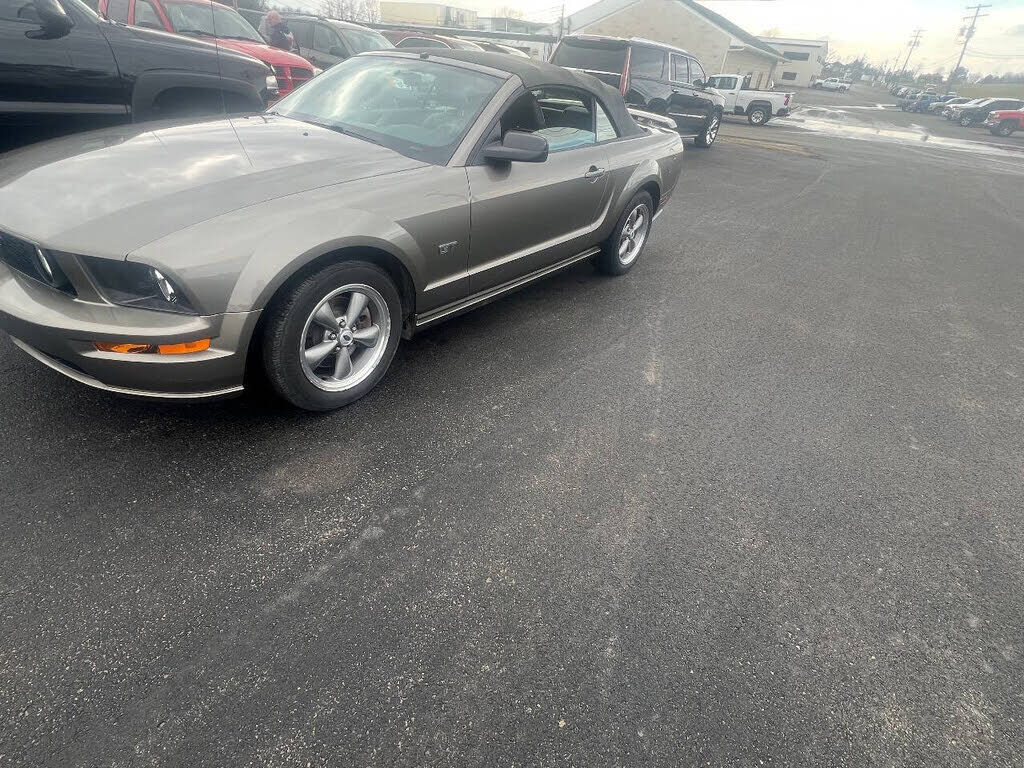 2005 FORD Mustang