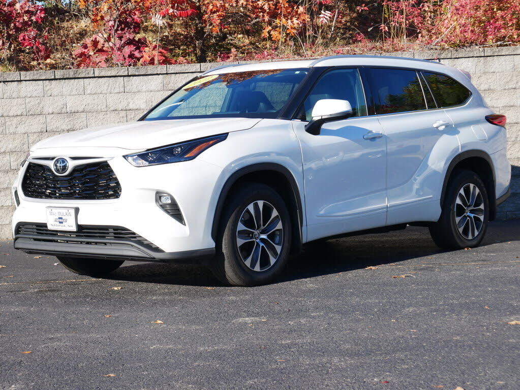2022 TOYOTA Highlander