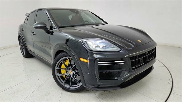 2024 PORSCHE Cayenne