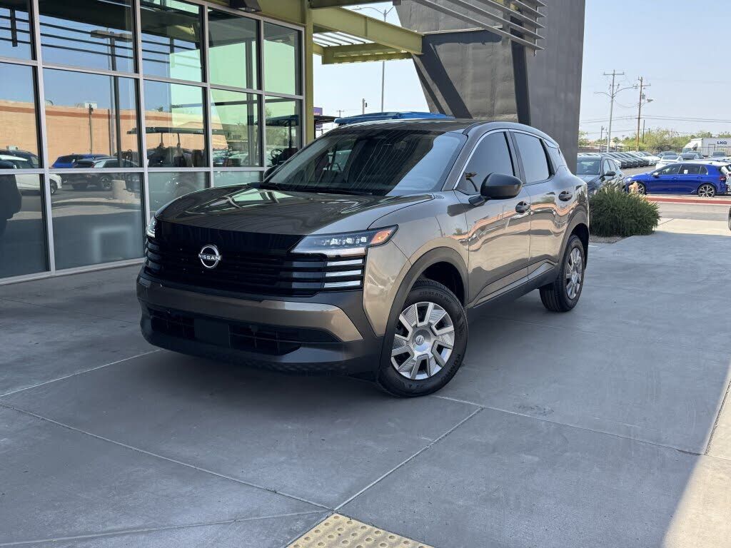 2025 NISSAN Kicks