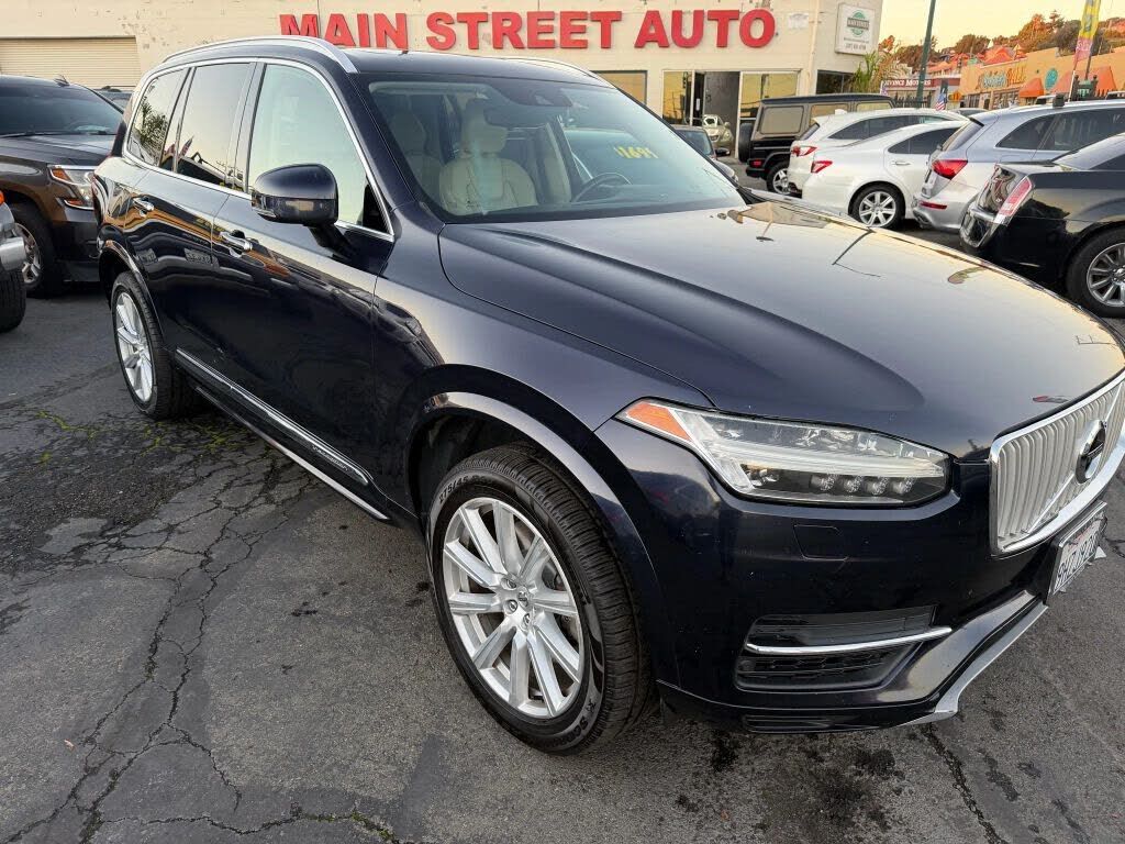 2016 VOLVO XC90