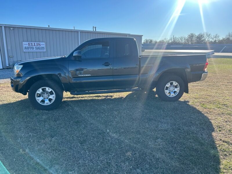 2008 TOYOTA Tacoma