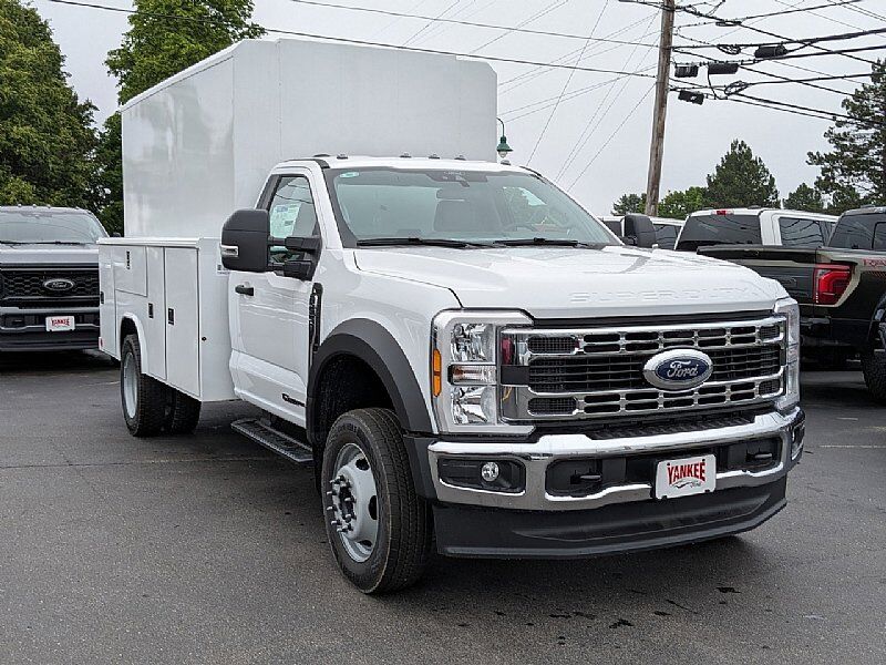 2025 FORD F-550