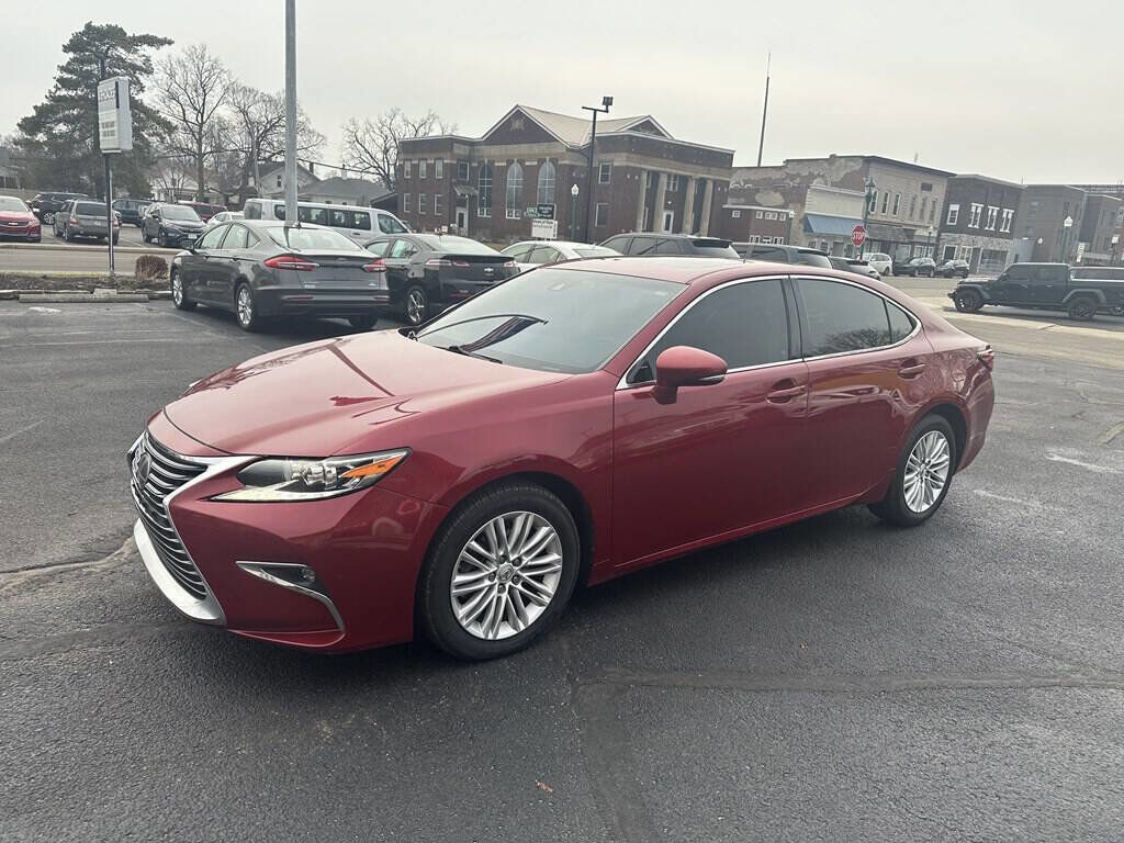 2018 LEXUS ES