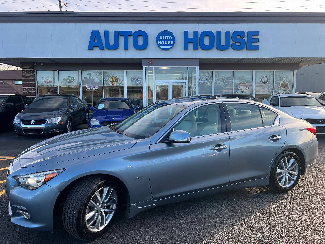 2017 INFINITI Q50