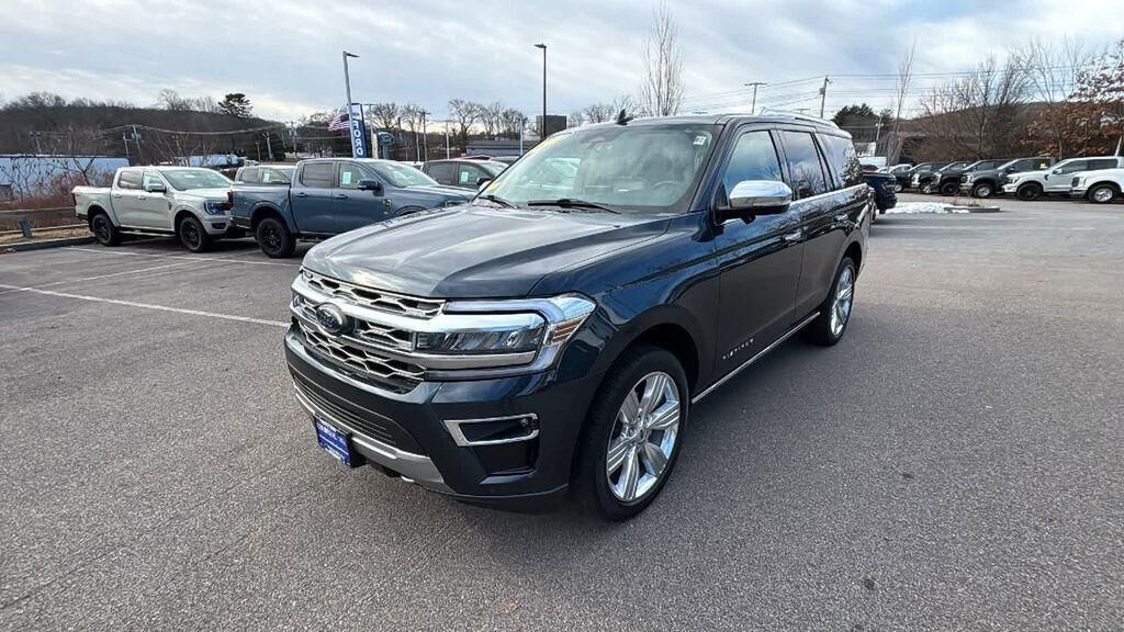 2022 FORD Expedition