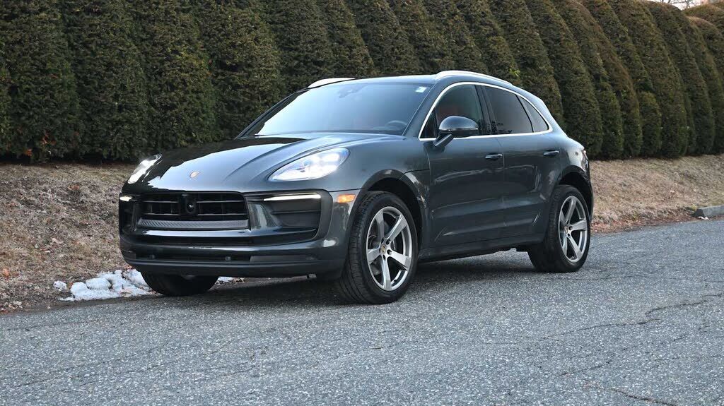 2024 PORSCHE Macan