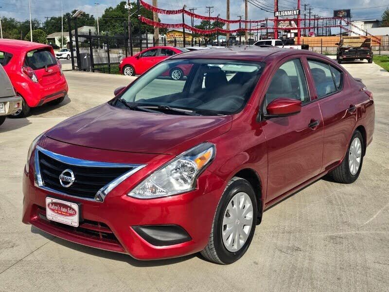 2019 NISSAN Versa