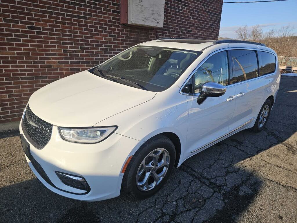 2023 CHRYSLER Pacifica