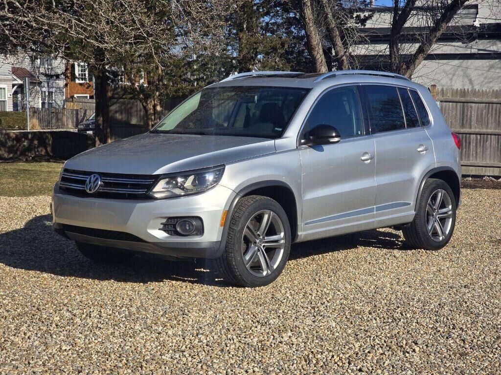 2017 VOLKSWAGEN Tiguan