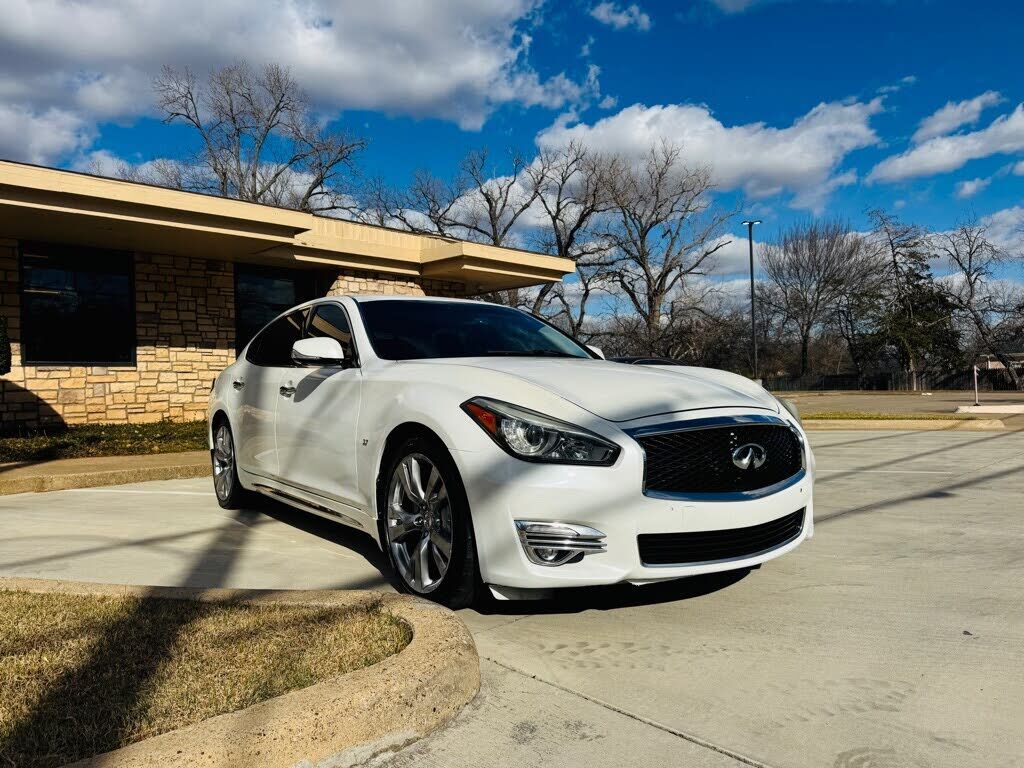 2017 INFINITI Q70L