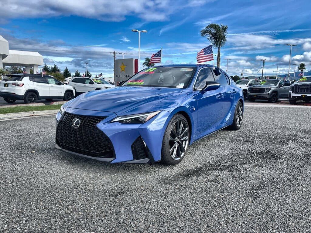 2022 LEXUS IS
