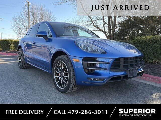 2018 PORSCHE Macan
