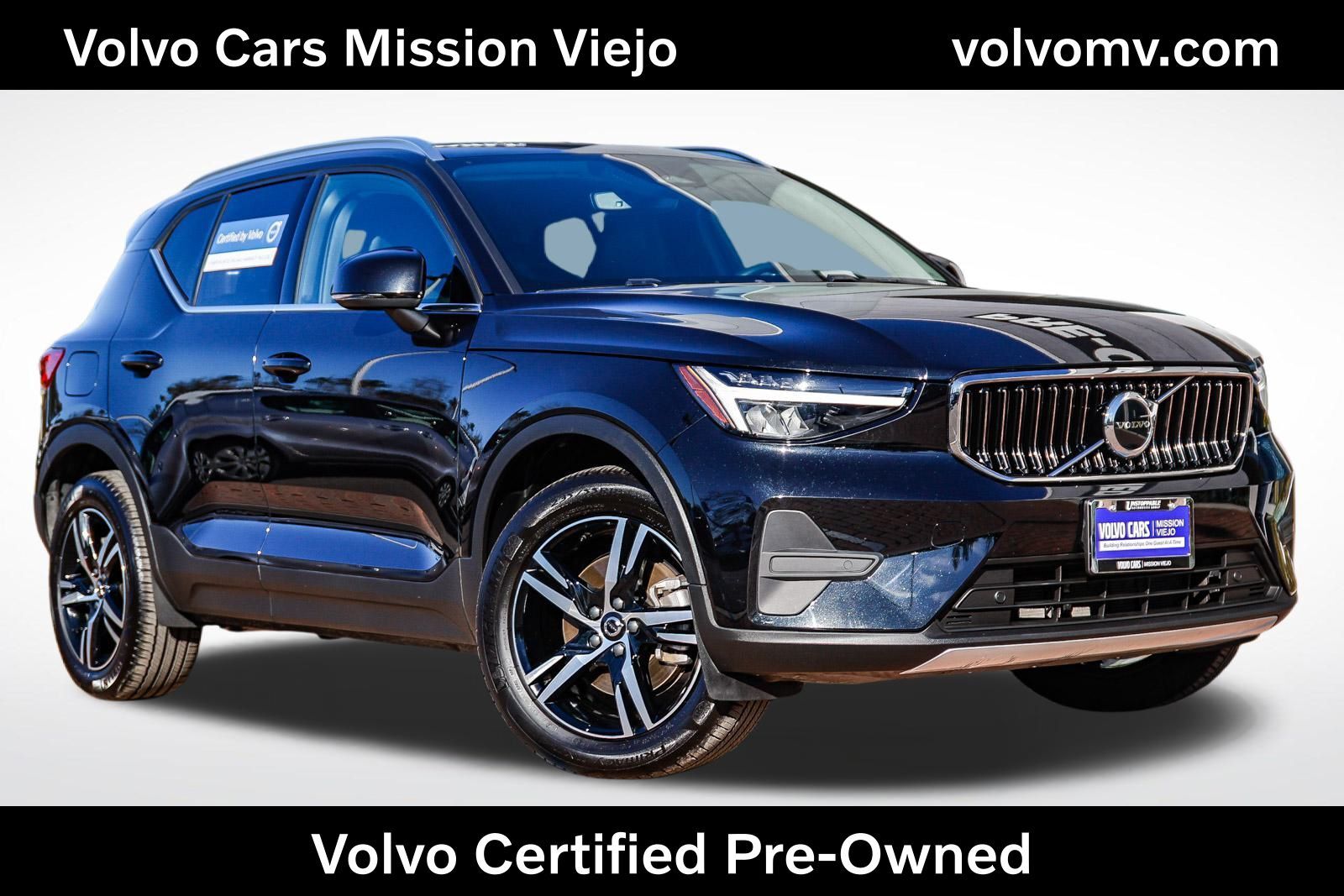 2025 VOLVO XC40
