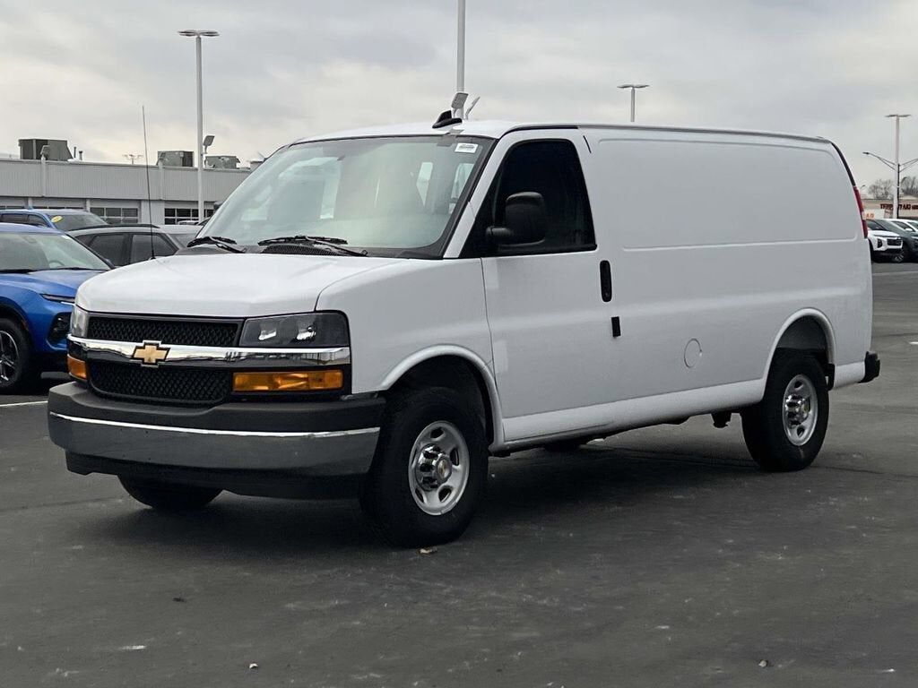 2025 CHEVROLET Express