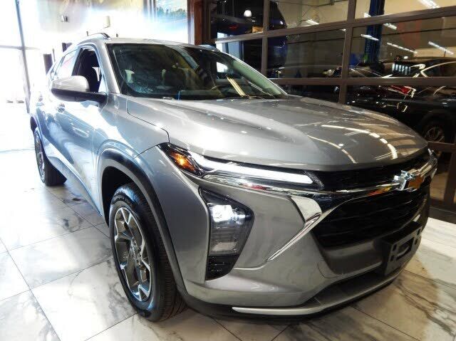 2025 CHEVROLET Trax