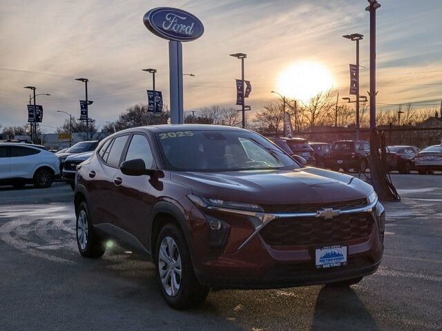 2025 CHEVROLET Trax