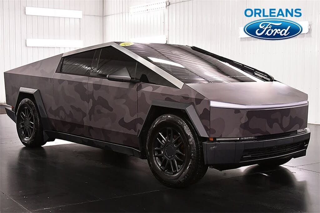 2024 TESLA Cybertruck