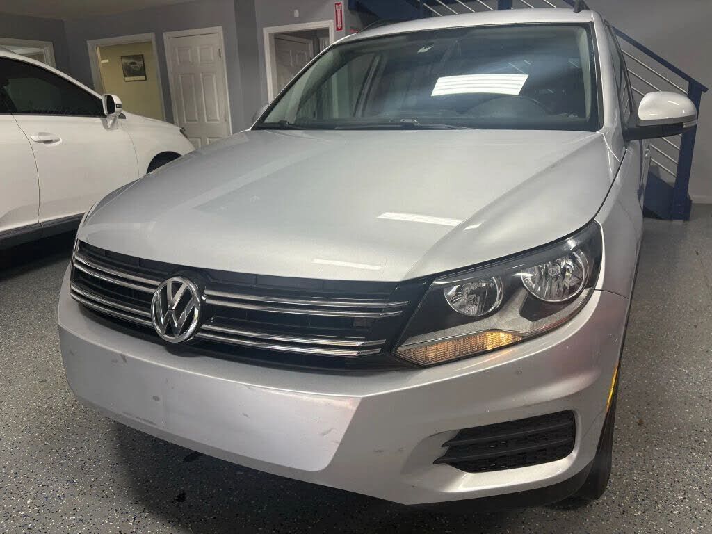 2015 VOLKSWAGEN Tiguan